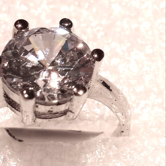 Large white sapphire in sterling. - Picture 2 of 10